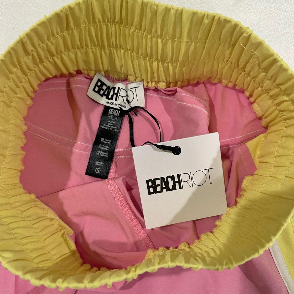 Beach Riot Shorts - Picture 3 of 4